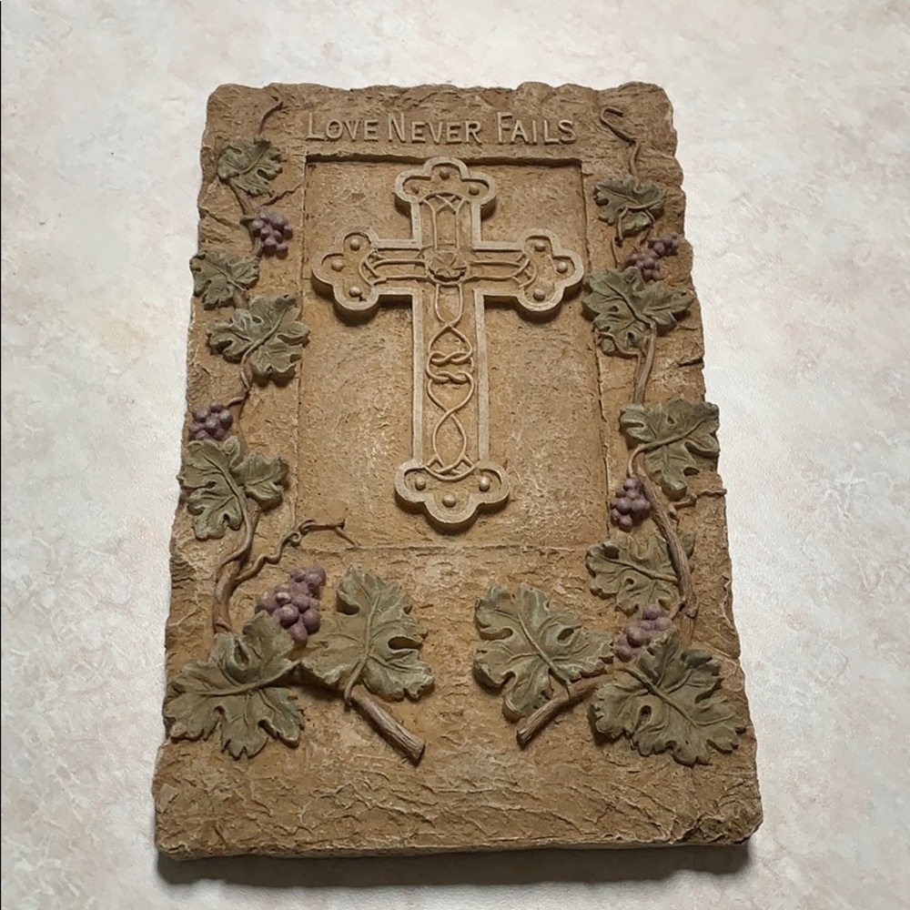 Love never fails wall hanger